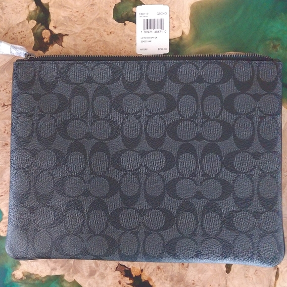 SOLD! Star wars x Coach large pouch NWT - Picture 5 of 8